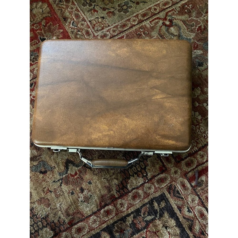 vintage American Tourister 1975 /leather/ Document Briefcase Attache bag 17"